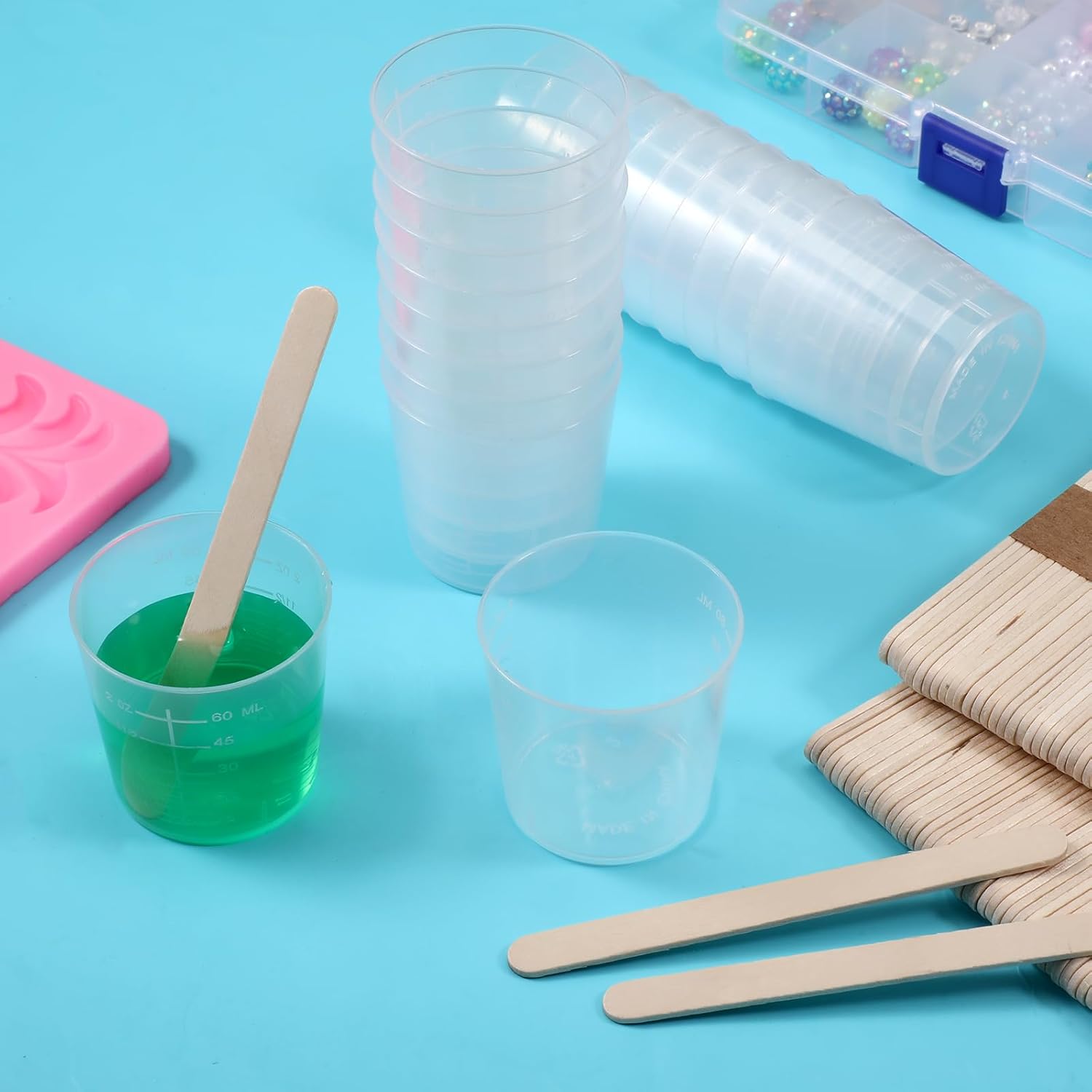 200 Packs 60ml/2oz Plastic Mixing Cups Disposable Graduated Cups Measuring Cups with 200 Pcs Wooden Stirring Sticks, Clear Epoxy Mixing Cup for Resin, Laboratory, Mixing Paint, Stain, Epoxy