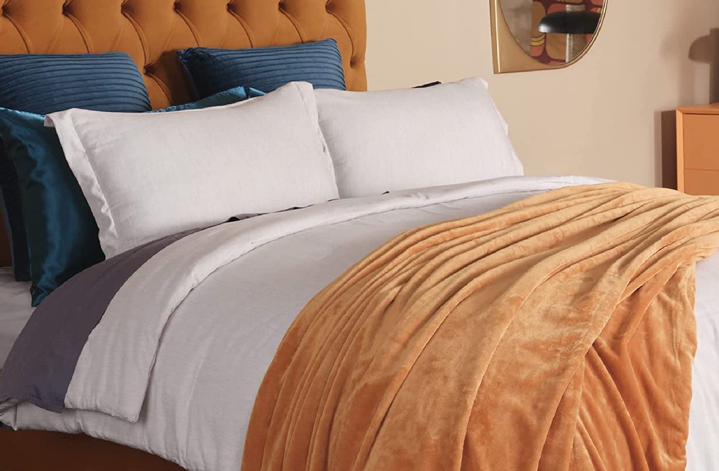 Pirre Donna King Size blanket for bed - fleece sofa blanket soft and light blanket 220x200 cm (Light Brown)