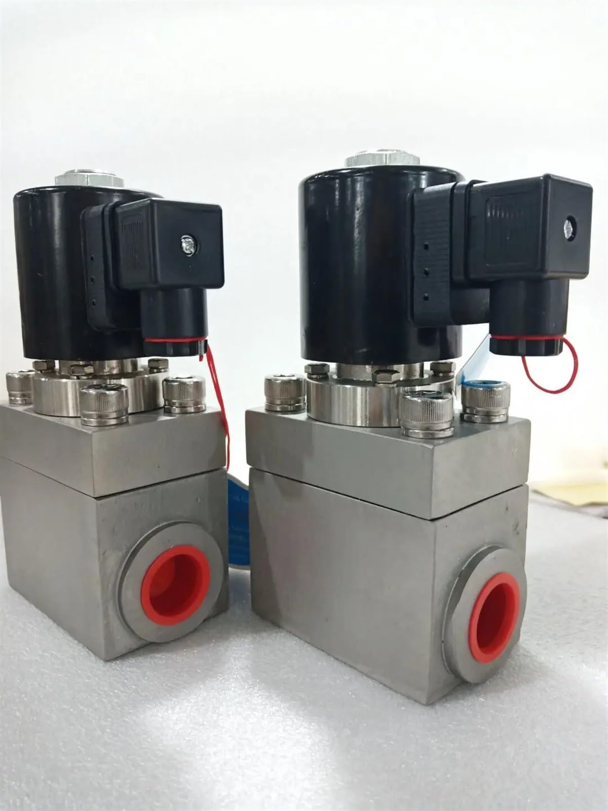 Zawór elektromagnetyczny CO2 2-drożny 300 bar 30 MPa, otwór na dwutlenek węgla 1,1/4 cala 32 mm SS304 DN32, normalnie zamknięty (Dn32,NPT-DC12V)