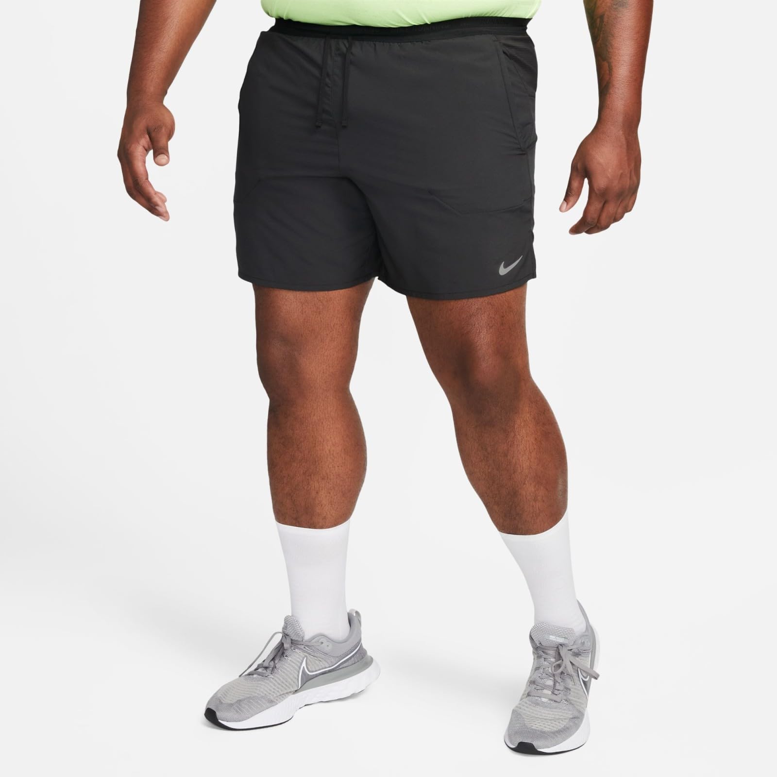 Nike Nike Stride Dri-Fit-Laufshorts mit Futter für Herren, ca. 18 cm, Laufshorts