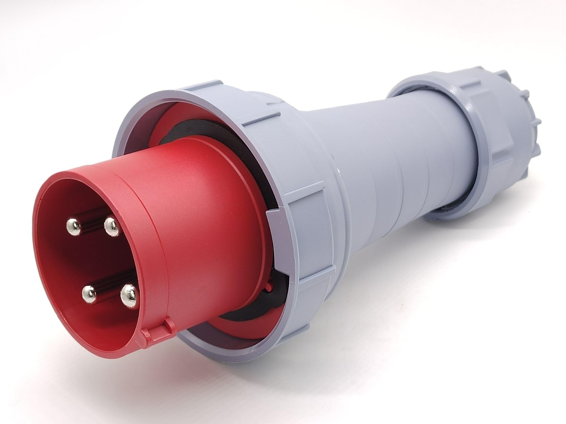 Conector industrial IP67 trifásico con resistencia al agua y 125A para talleres