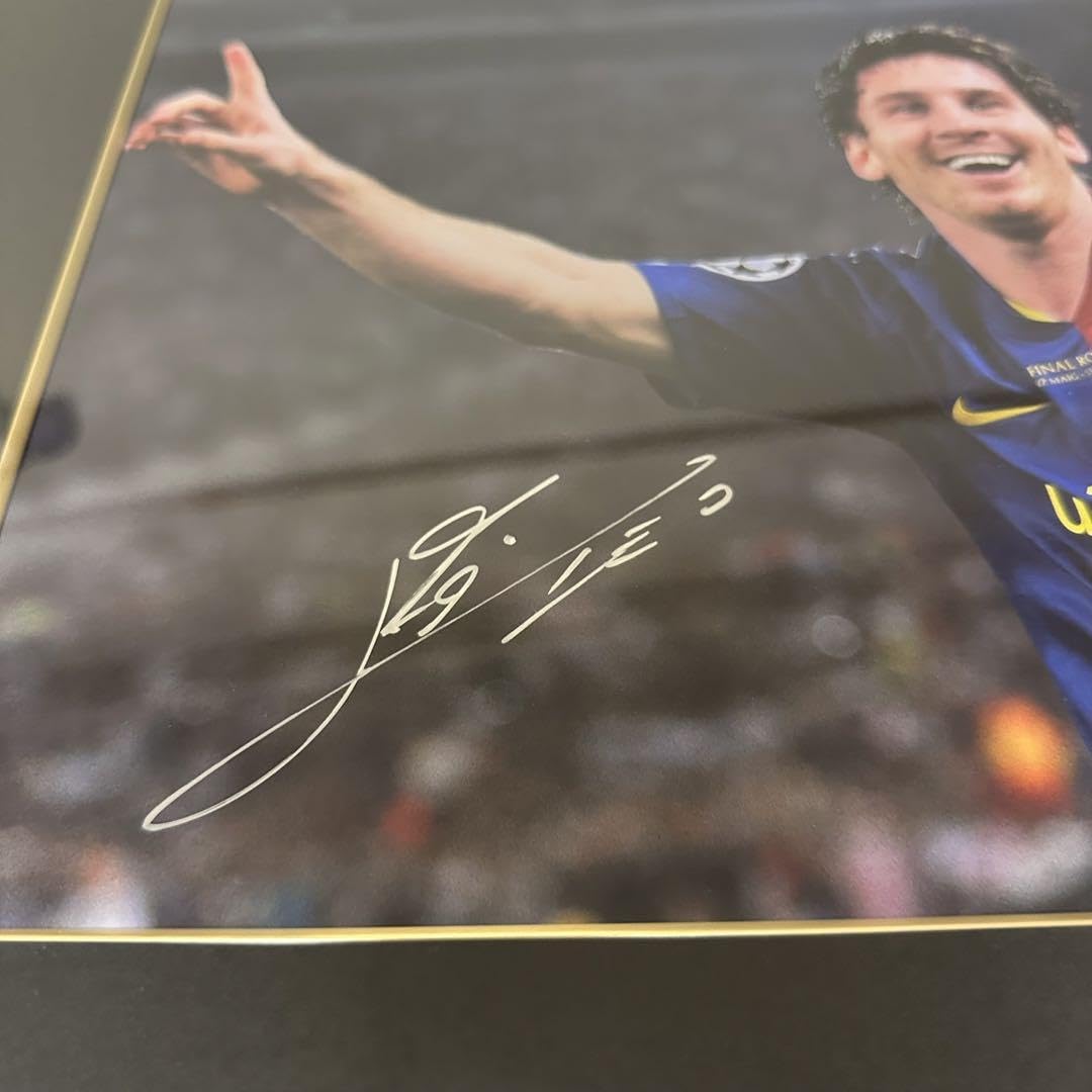 Amazon.co.jp: リオネル メッシ 直筆サインフォト バルセロナ  