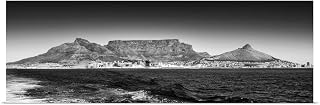 GREATBIGCANVAS Table Mountain - Cape Town Black and Unframed Poster Print