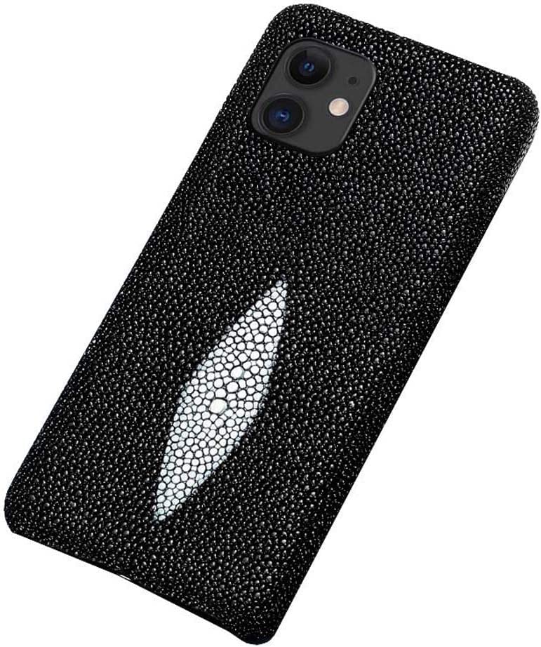 Coque iPhone 12 KANUZ en cuir de galuchat perlé luxe noir