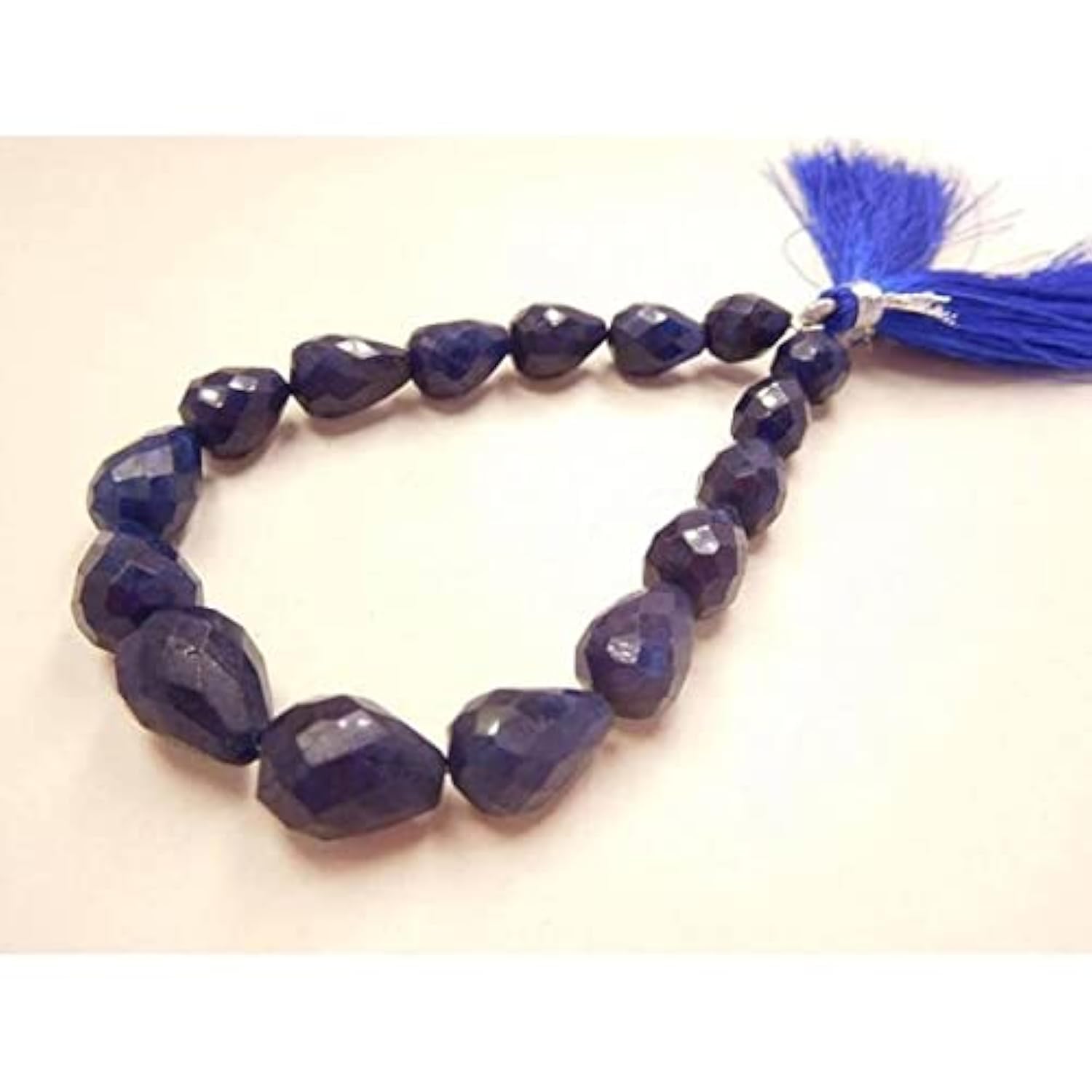 Corindon bleu en perles LKBEADS pour créer vos bijoux d'été et colliers élégants