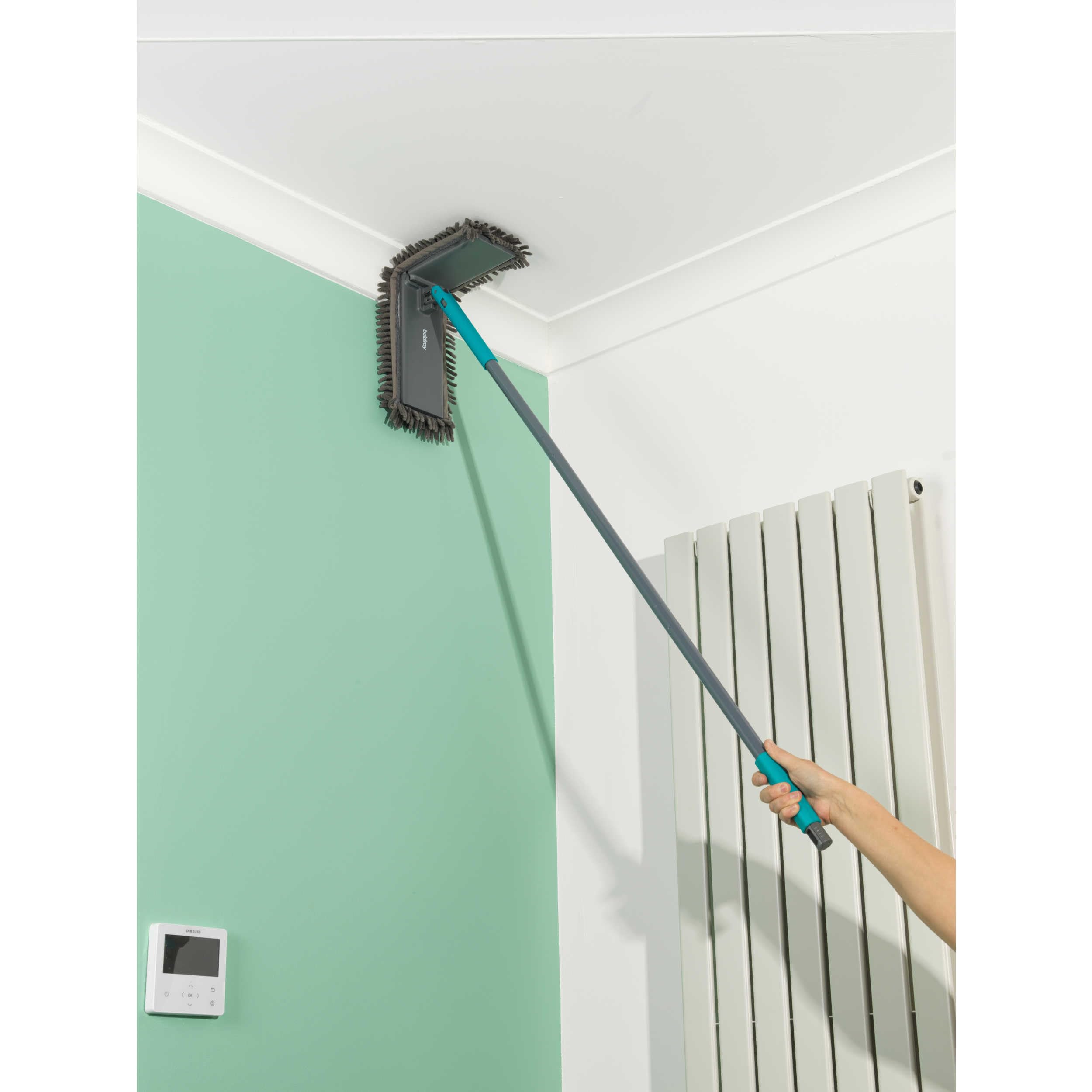 Beldray Balai Plat Anti-Bac Twist à tête basculante 90°