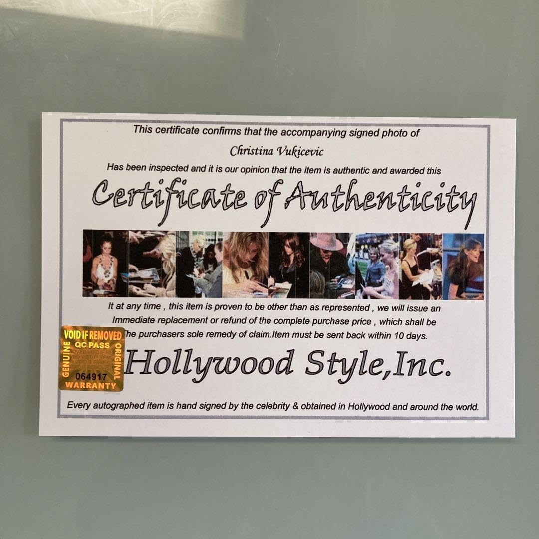 クリスティナ・ブキチェビッチ直筆サイン入り超大型フォト…美人