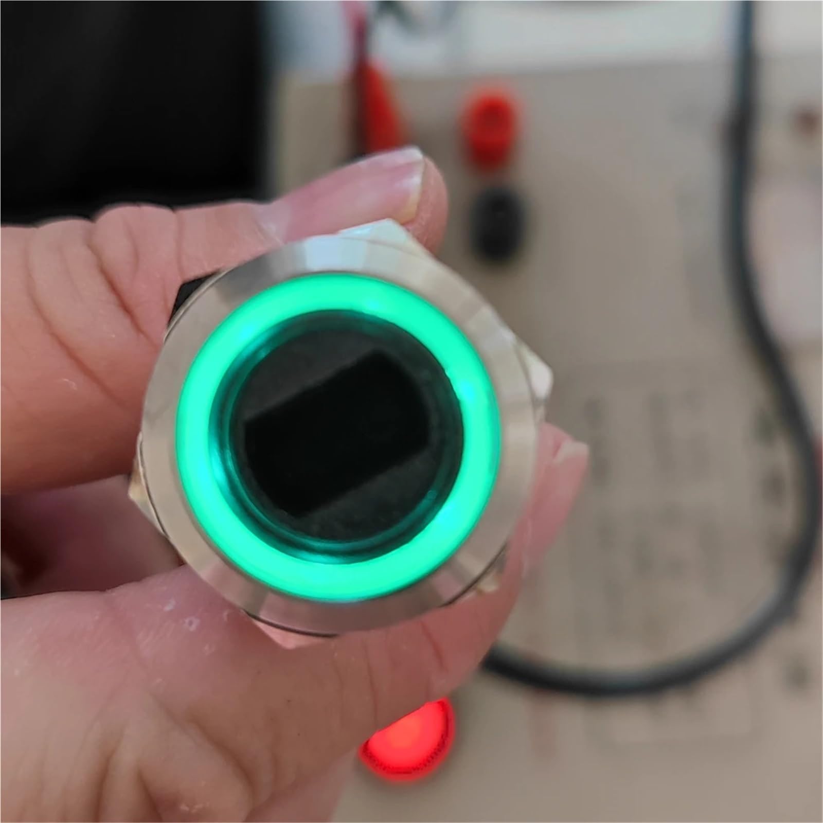 22 mm metalowy przełącznik bezdotykowy, typ ON-OFF, podświetlany okrąg (EW-22E10BYSSR12) (niebieski okrąg, 6 V)