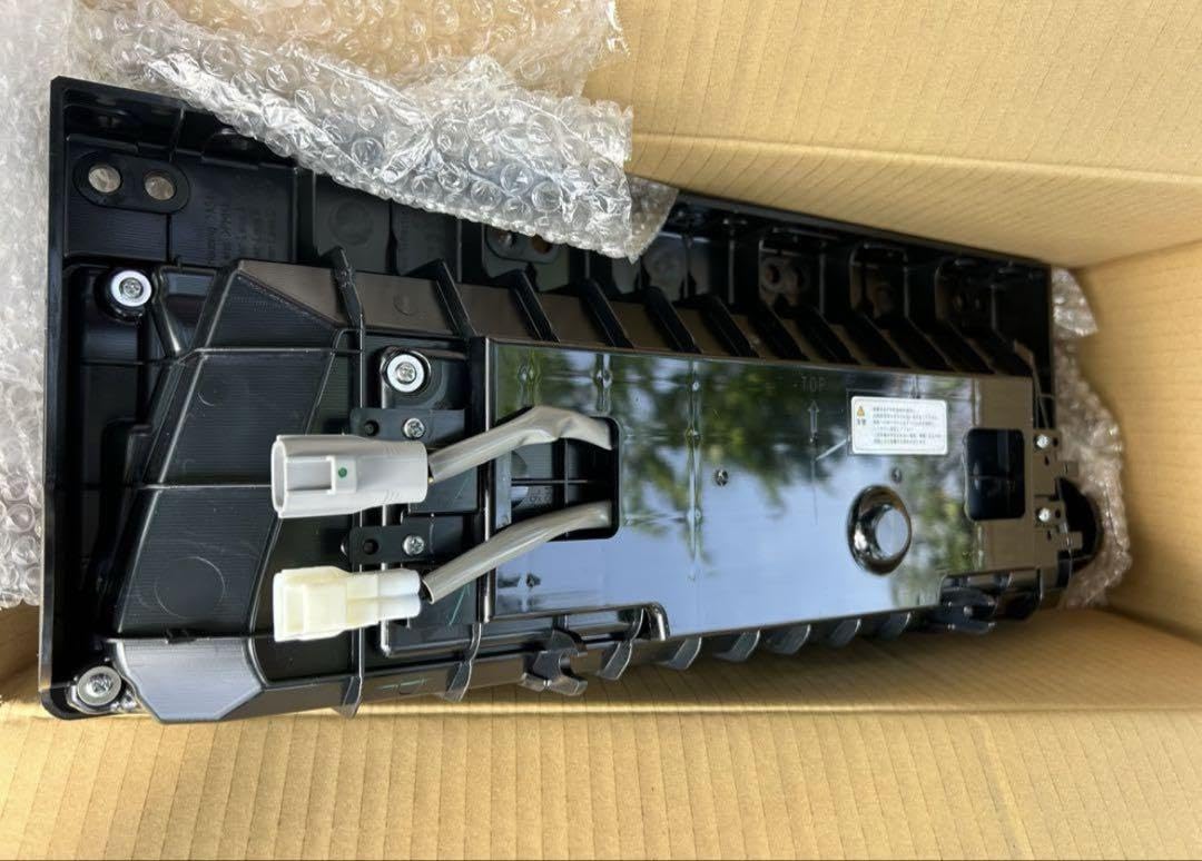いすゞ純正LEDテールランプ 左 新品8-98374480-0 ギガ大型トラック Amazon.co.jp: いすゞ純正LEDテールランプ 左 8-98374480-0 ギガ
