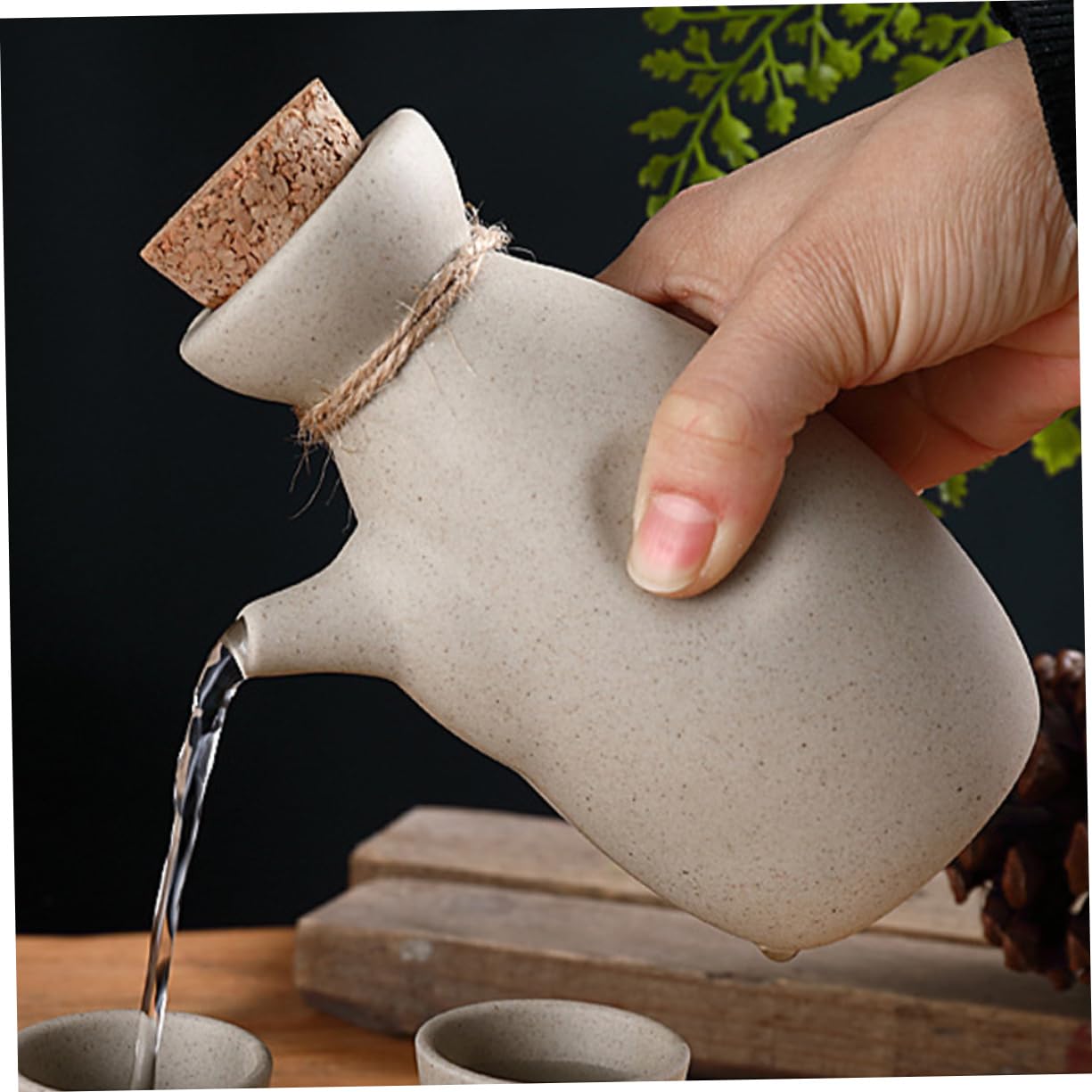 Service à Saké Japonerie 1 Bouteille 300ml 4 Coupes en Céramique Beige