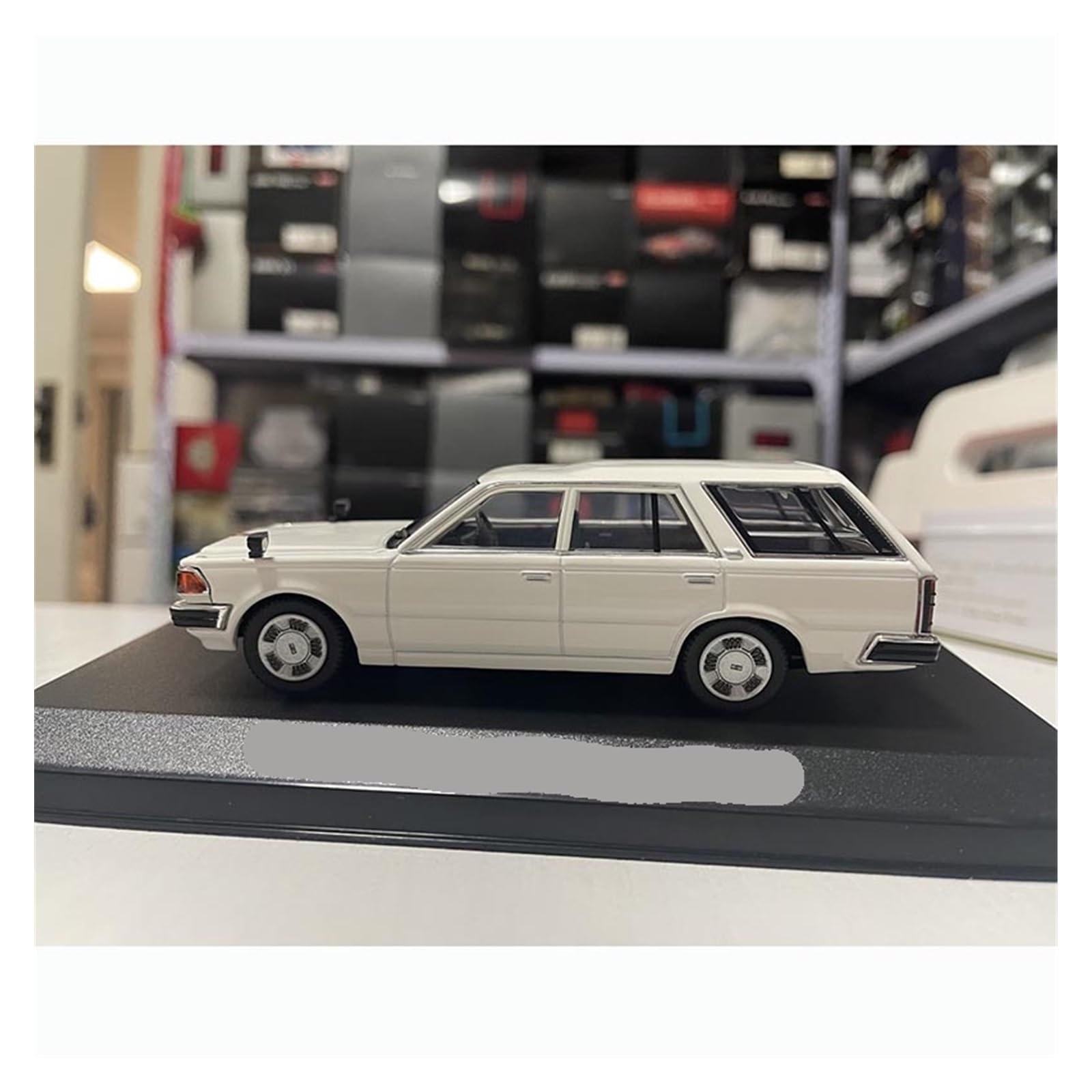 Amazon | ミニカーモデル 1:43スケール 日産セドリックバン Y30 合金