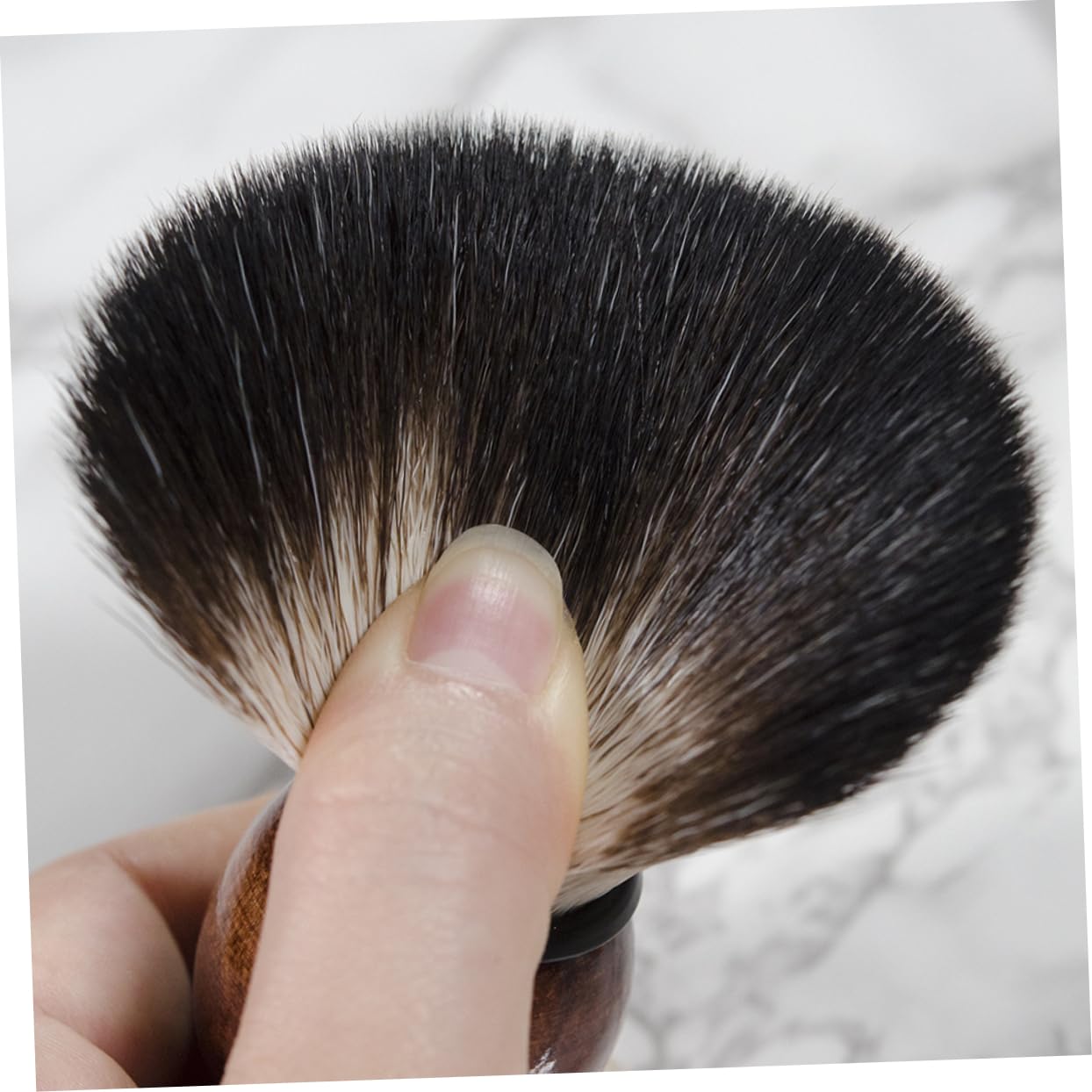 Outanaya Portable Beard Cleaning Brush for Men Soft Nylon Bristles Skin-friendly Shaving Brush for Easy Grooming Compact Design for Travel