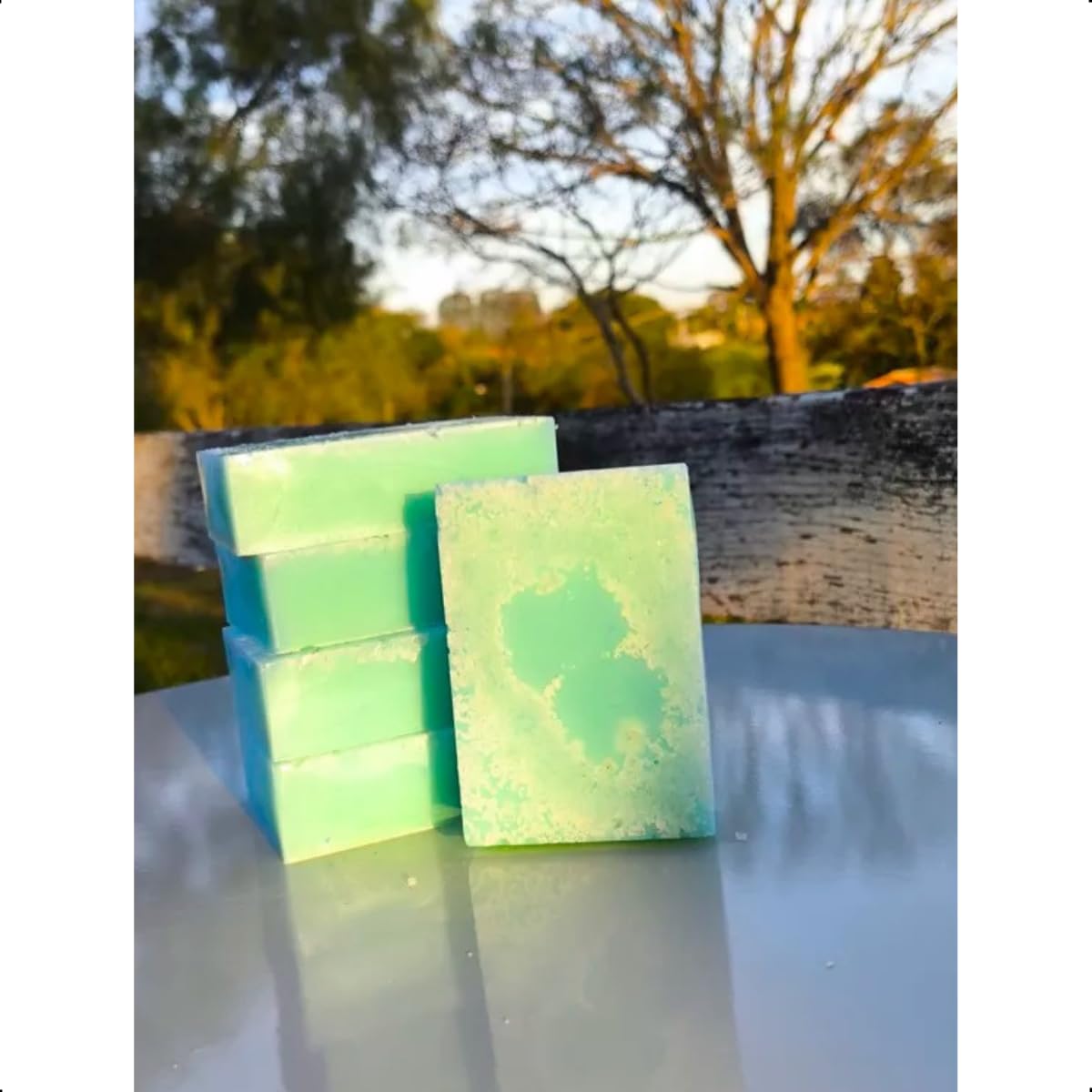 Sabonete Glicerinado Artesanal de Melaleuca e Sal Grosso em Barra em promoção! Veja a oferta e mais achadinhos de Sabonetes 4 Hoje é o melhor dia para comprar Sabonete Glicerinado Artesanal de Melaleuca e Sal Grosso em Barra com aquele preço maroto! Promoção! Aproveite a oferta! 4