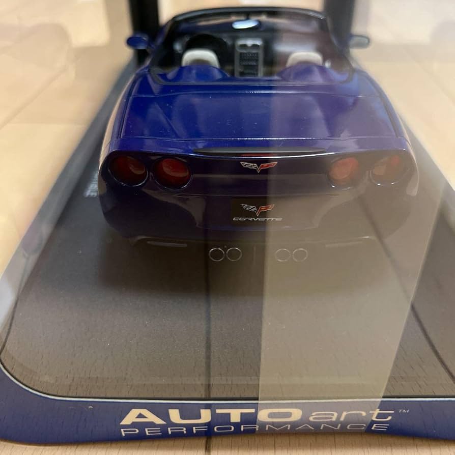 AUTOart 1/18 シボレー コルベット C6 コンバーチブル
