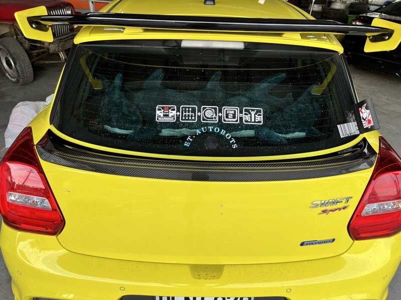 スズキ スイフト/スイフトスポーツ カーボン製 リアスポイラー