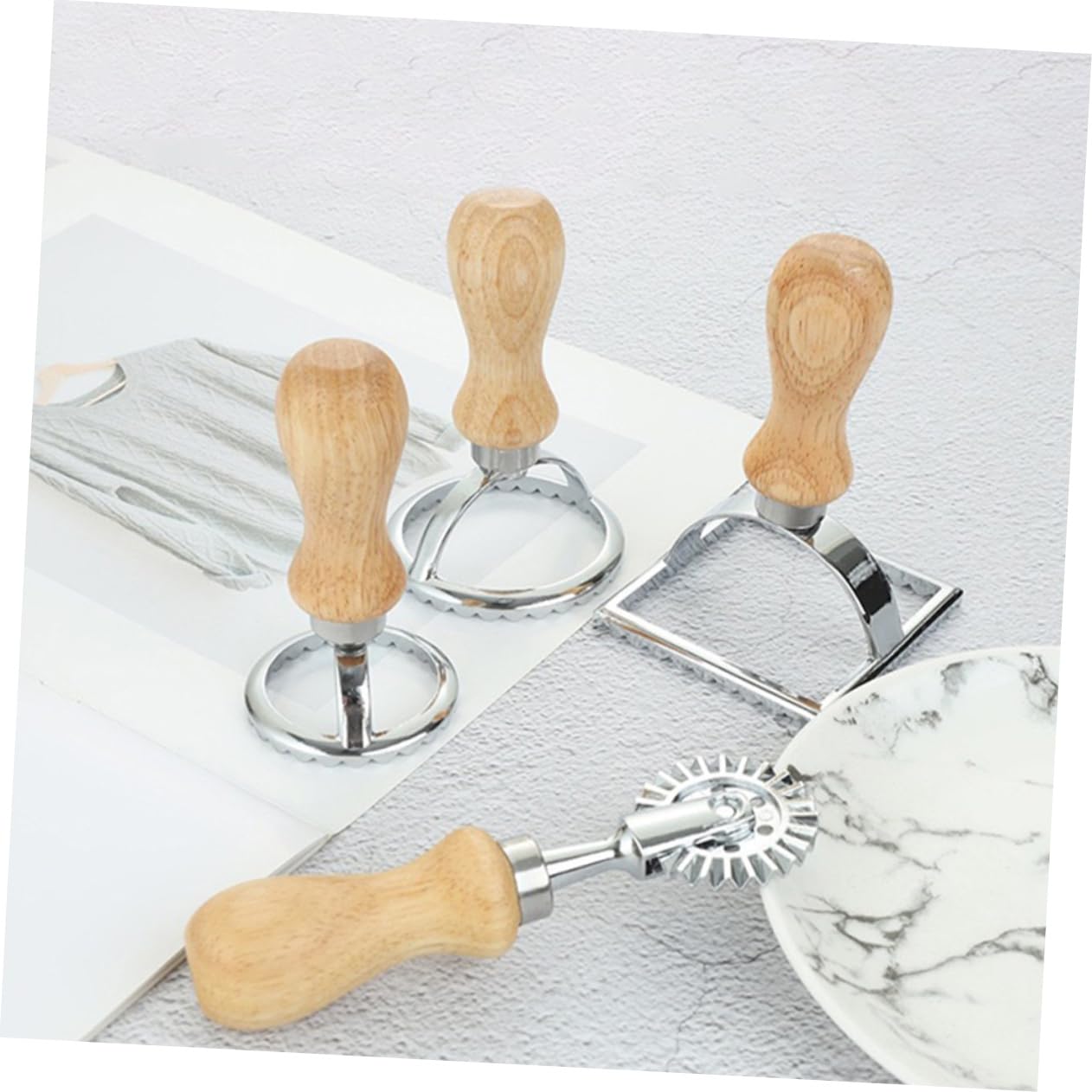 BESTYASH 4piezas Moldes De Aleación Para Galletas Cortadores De Galletas Para Hornear Molde Para Masa De Dumplings Utensilios Para Hornear Casa