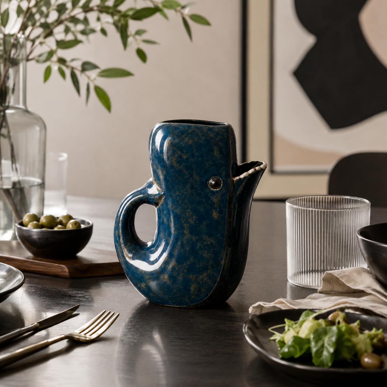 Pichet Décoratif Cachalot en Grès Bleu Marine – Carafe en Forme de Baleine, Objet de Décoration Original pour Cuisine, Salon ou Salle à Manger, 21,5 x 17 x 10 cm