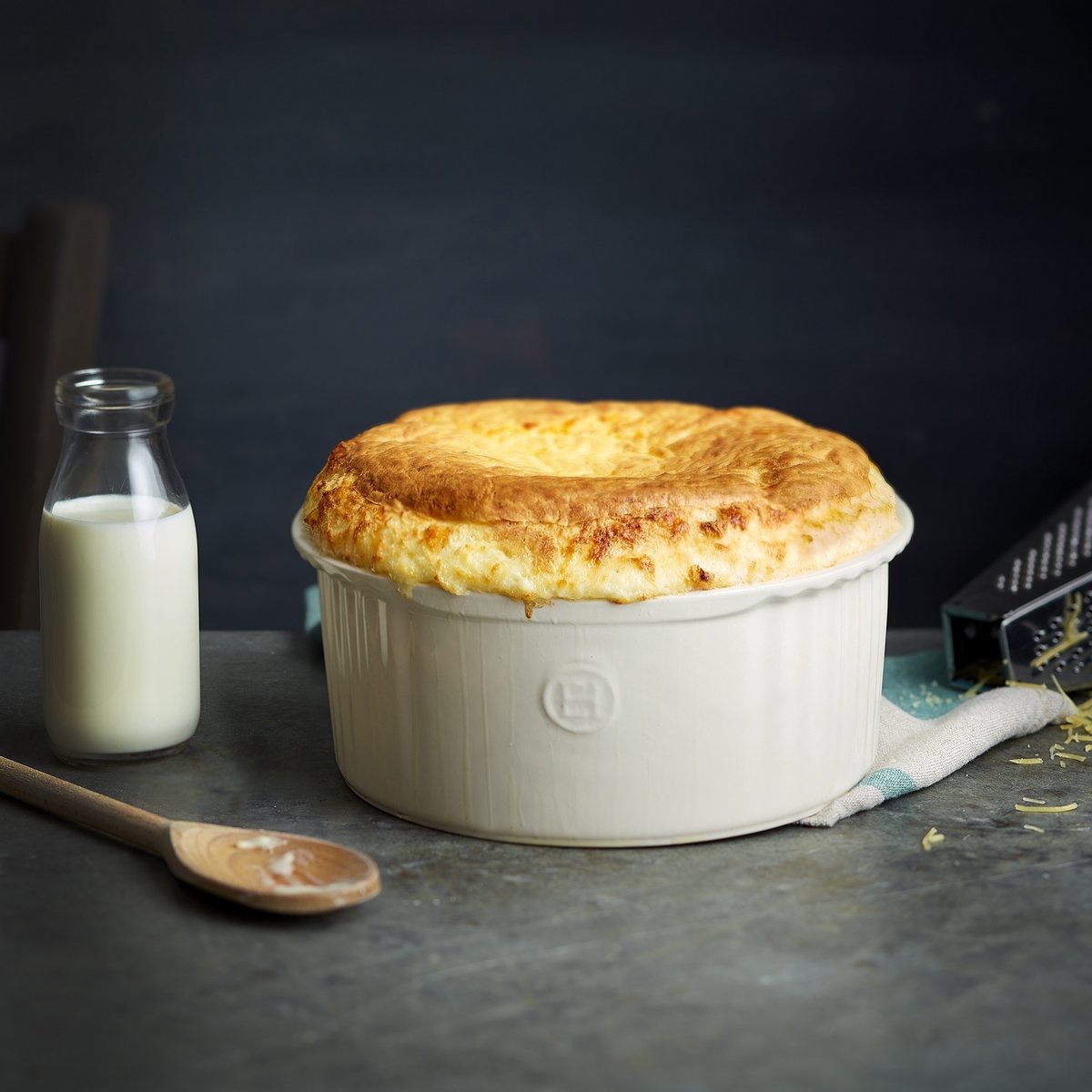 Emile Henry EH346880 Moule à Soufflé, Céramique, Rouge Grand Cru, 21 cm, 23 x 21, 5 x 10 cm