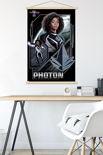 Miniatura 5 de Trends International Marvel The Marvels - Póster de pared con fotones, 22.37 x 34.00 pulgadas, paquete de impresión prémium y colgador de madera de
