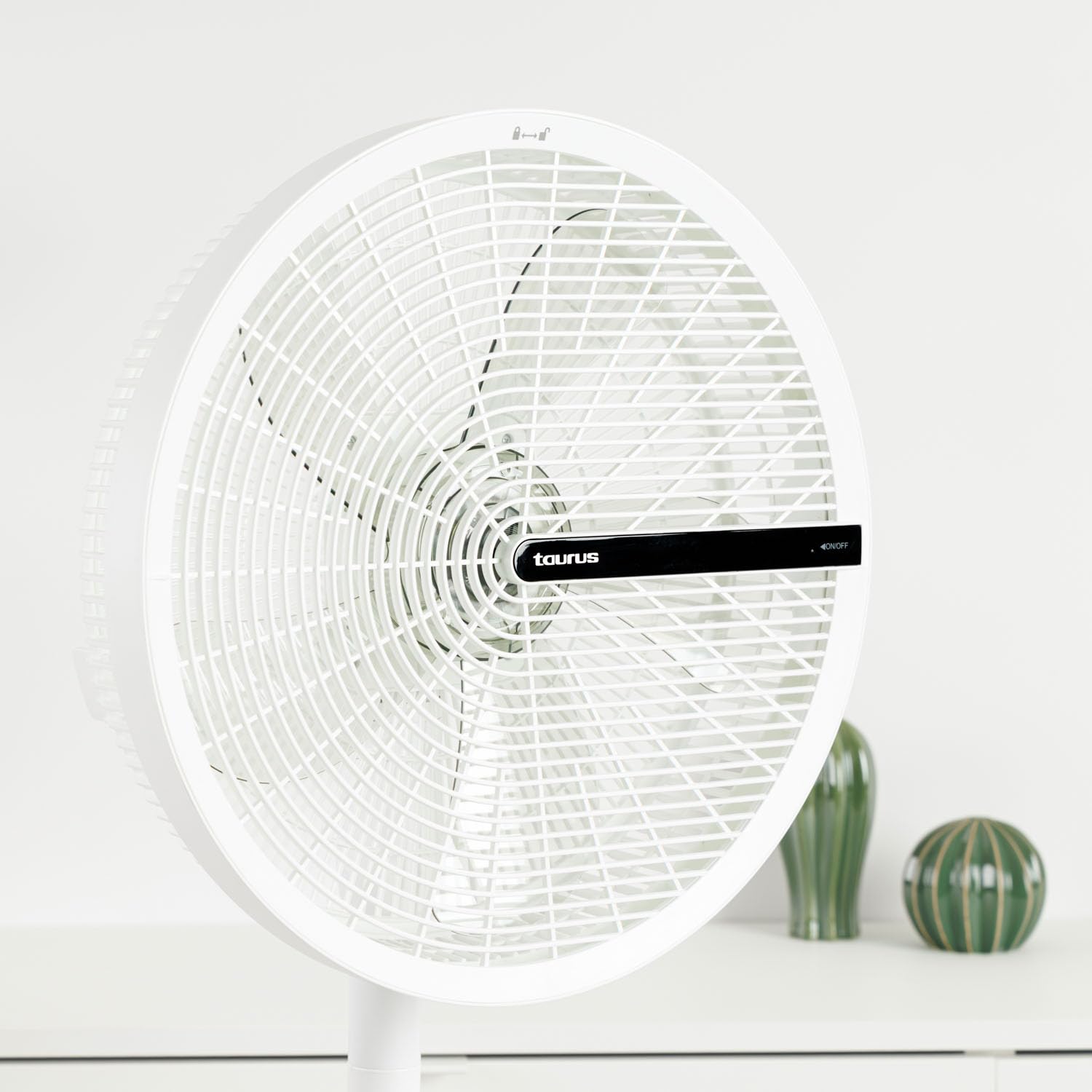Taurus – Ventilador pie Ice Brise XL-Compact | Motor Digital 24W | Totalmente plegable | 5 aspas de 46cm | Sistema de oscilación | 12 velocidades | Temporizador | Base redonda y altura ajustable