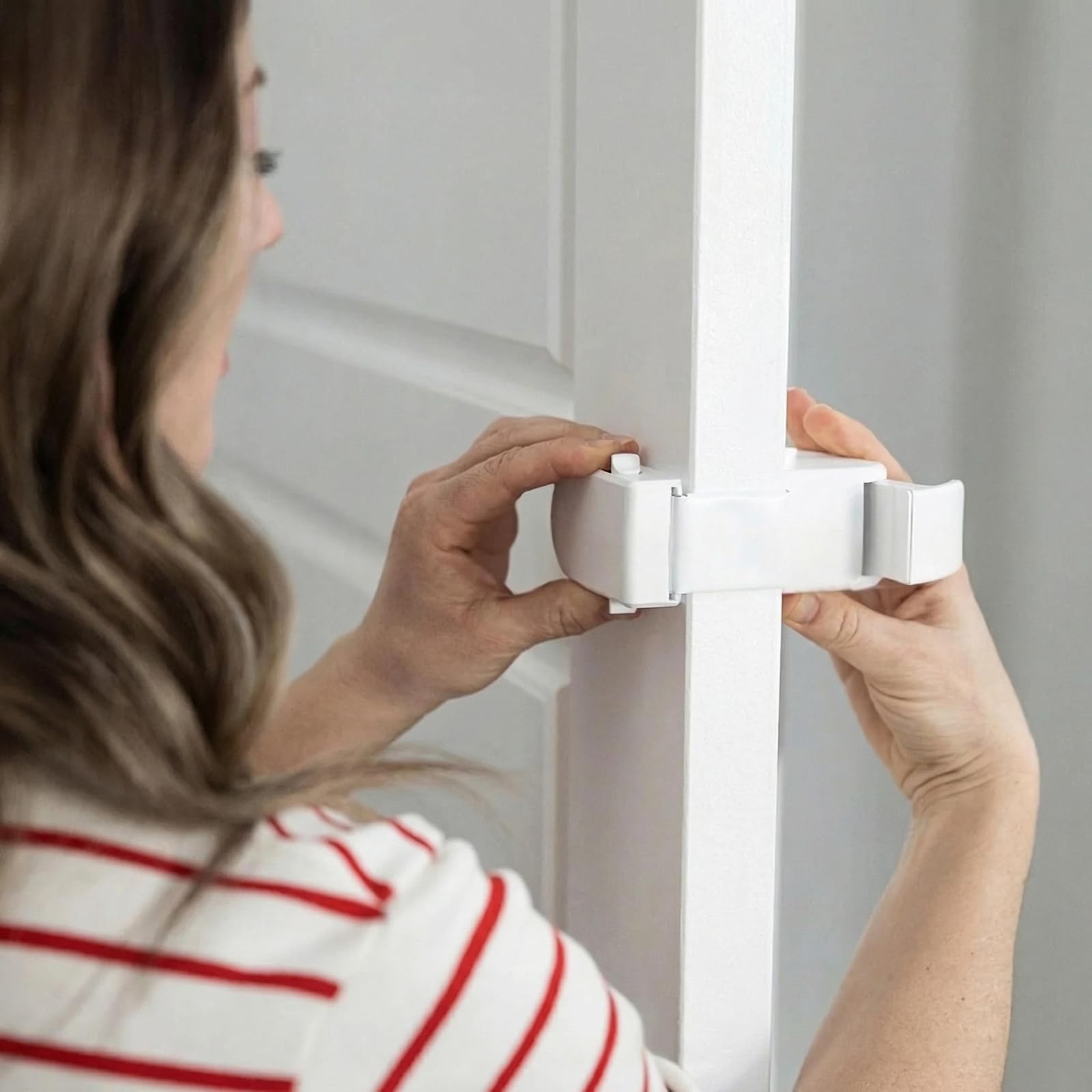 ALINUOYQ 2 PCS Hug Lock Child Proof Door Lock, Snap On Door Lock Child Can't Reach or Defeat for Kids Cats Dogs, No Tools or Adhesives Required Simple Install Safety Front Door Lock for Toddlers