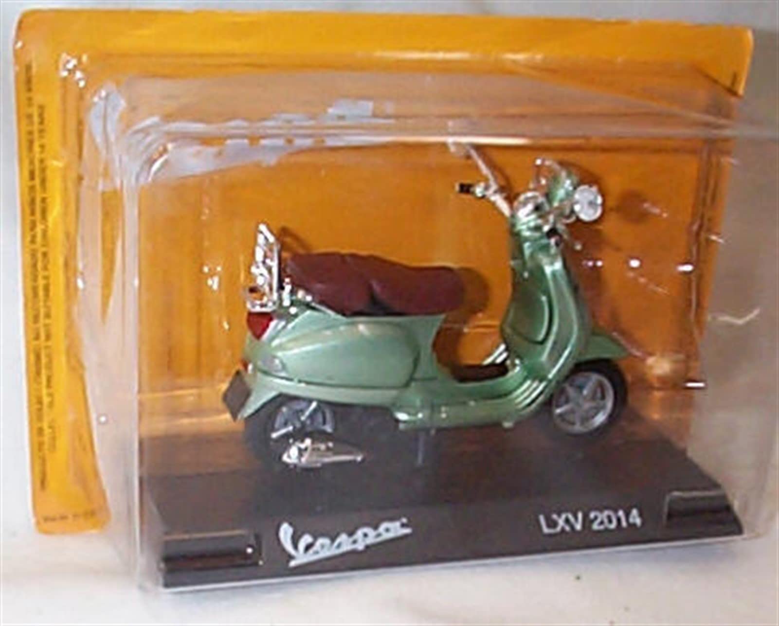 MAIST0 1002 LXV 2014 Green vespa Vehicle 1.18 scale diecast model
