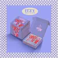 Amazon.com: JYP Ent. ITZY - CRAZY IN LOVE [Random Ver.] (Vol
