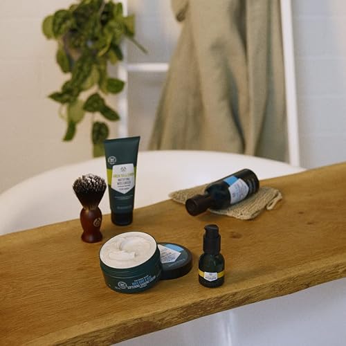 Miniatura 6 de The Body Shop Crema de afeitar suavizante de raíz de maca y aloe para hombres, 6.3 onzas