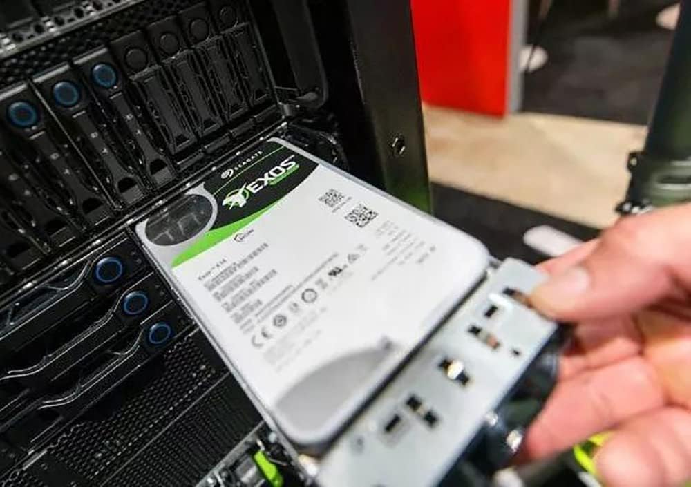 【整備済み品】シーゲイト HDD x16 16TB Amazon.com: Seagate (Recertified) Exos X16 16TB 7200 RPM