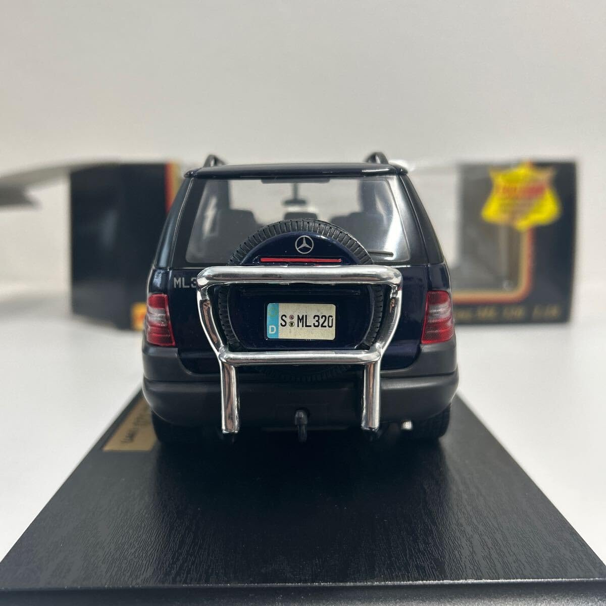 Amazon.co.jp: Maisto Special Edition 1/18 Mercedes Benz ML320 Mist