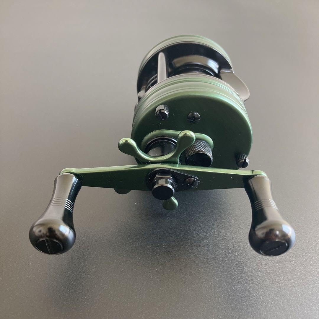 渓流ベイトリール 丸型リール トラウト用 ブラック／グリーン