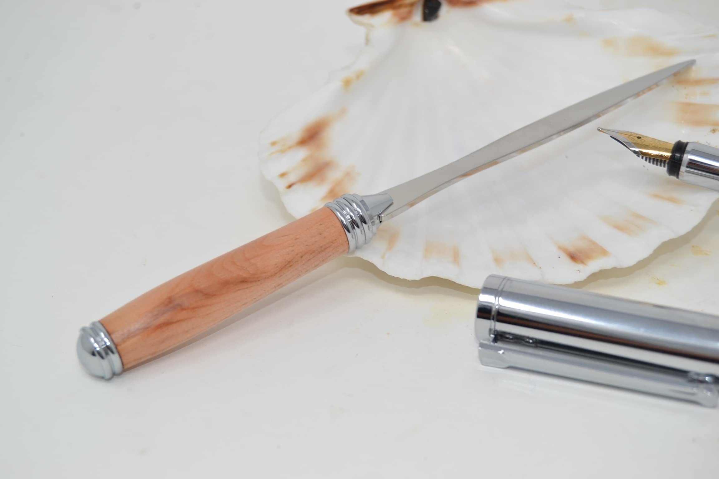 Holz Schreibset aus Zirbenholz – Füllfeder & Brieföffner Set, handgefertigt, verchromt, nachfüllbar, Unikat mit Geschenkbox