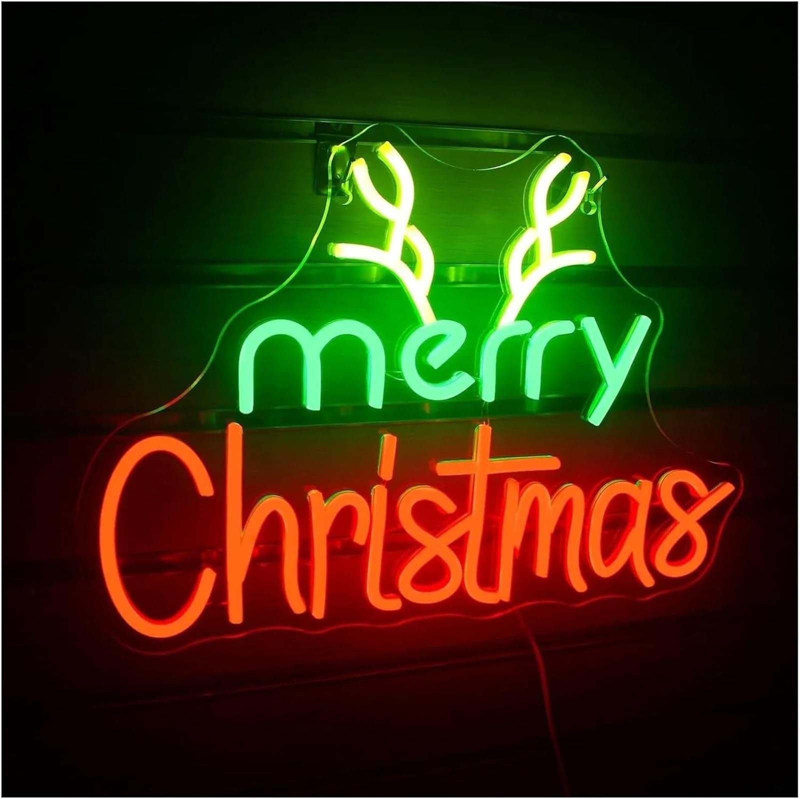 Letrero de neón navideño con letras coloridas e iluminación interior, gorro Papá Noel