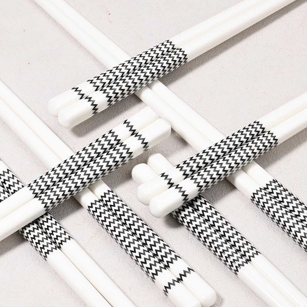 Baguettes, baguettes chinoises Japanese Porcelain Chopsticks Set Gift BoxReusable Dishwasher Safe Chopsticks Gift Set with Case High-Grade Bone Ceramics Black Wave Chopsticks with Delicate,5pairs(5pai