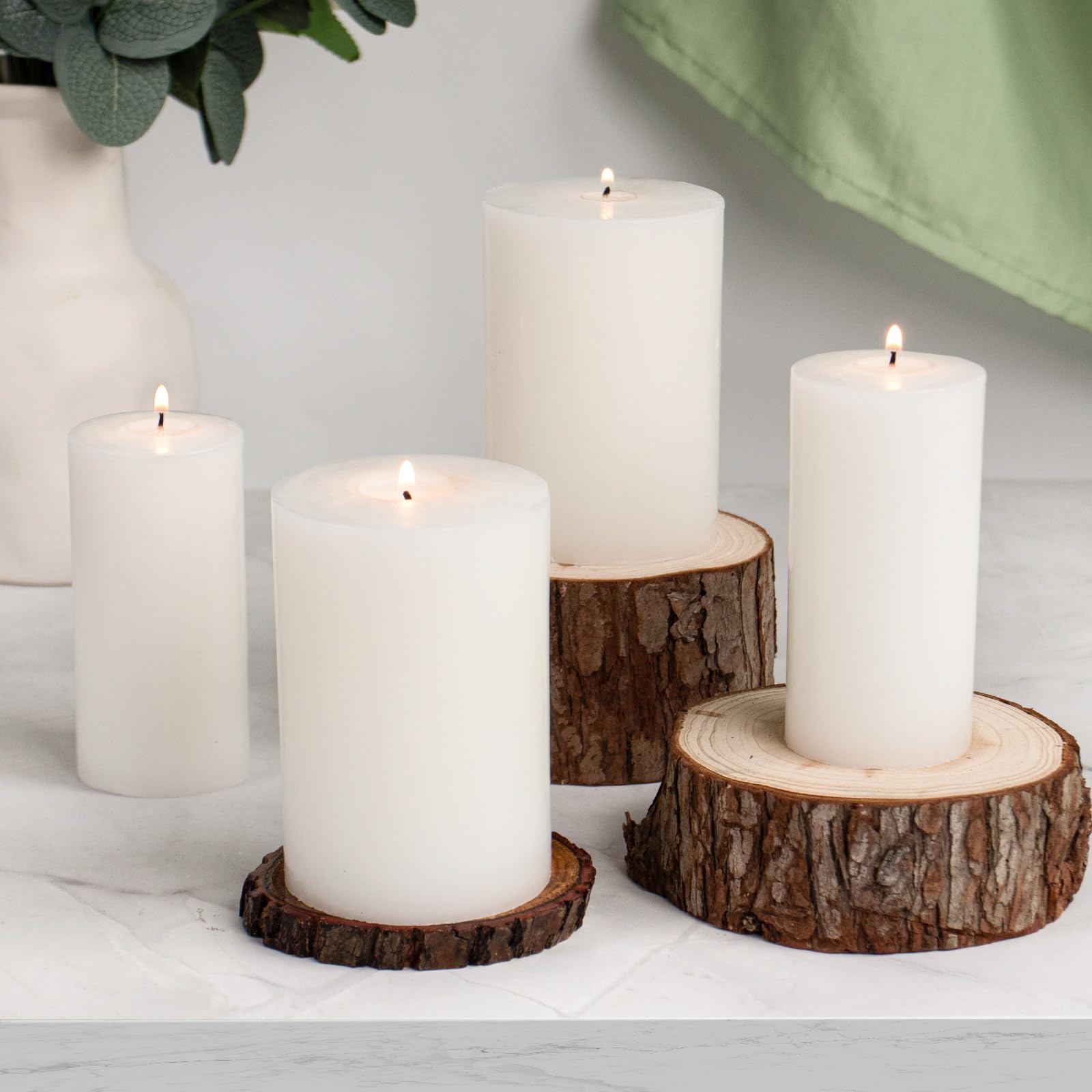 KAMMAK - Juego de 10 velas de pilar blancas de 2 x 4 pulgadas, velas sin perfume a granel, velas de combustión de 20 horas, sin humo y sin goteo para bodas, decoración del hogar, fiestas, spas, cenas