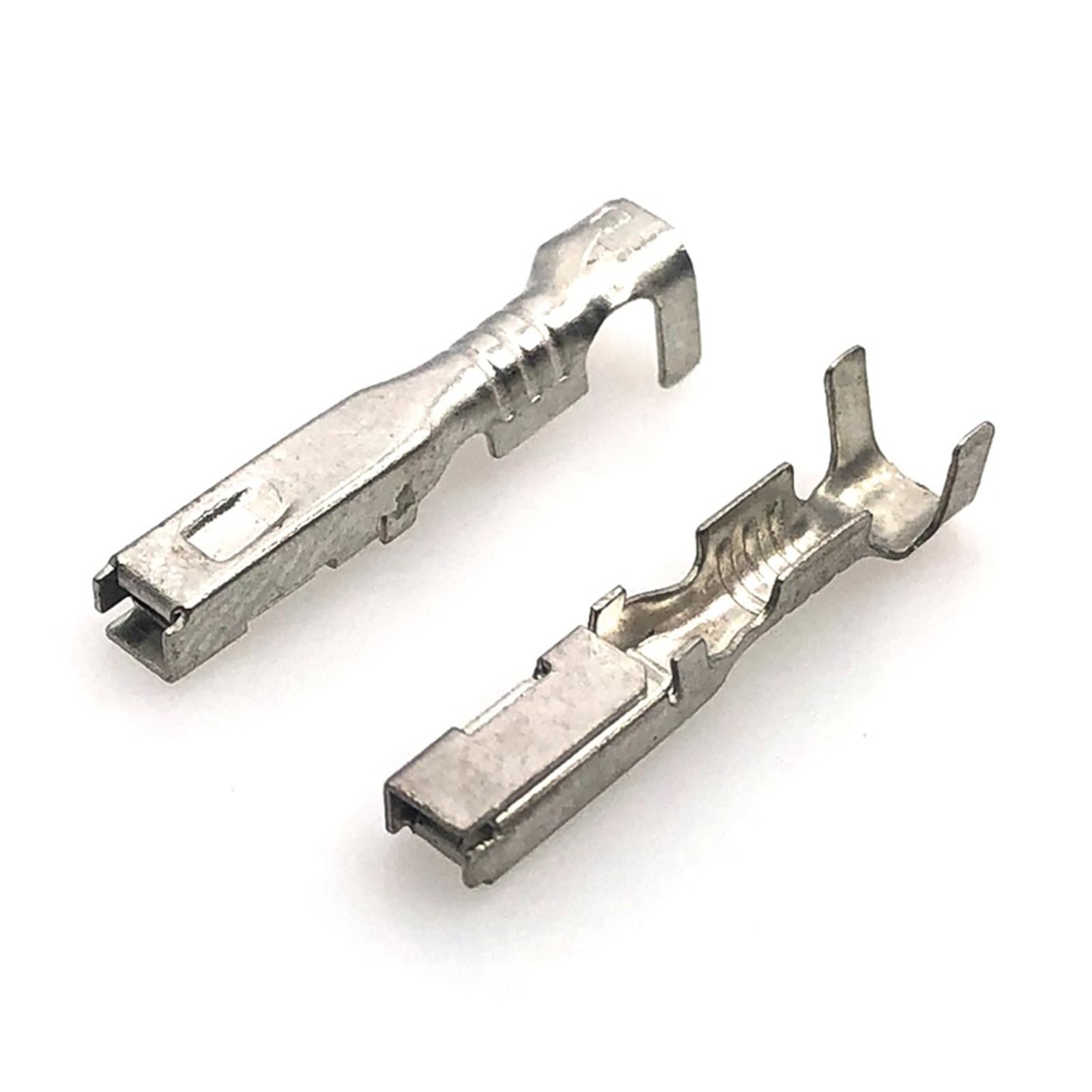 50 Stück Auto-Buchsen-Crimp-Anschluss 2,2 mm Stecker Spleißstifte lose Anschlüsse 8240–4862(500 Pcs)