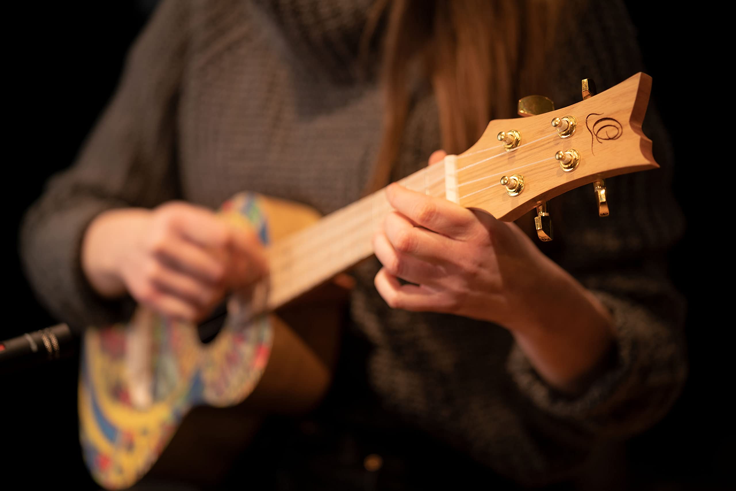Ortega Guitars Konzert Ukulele Akustisch – Art Series – Fichte, Mystic India (RUAR-MI)
