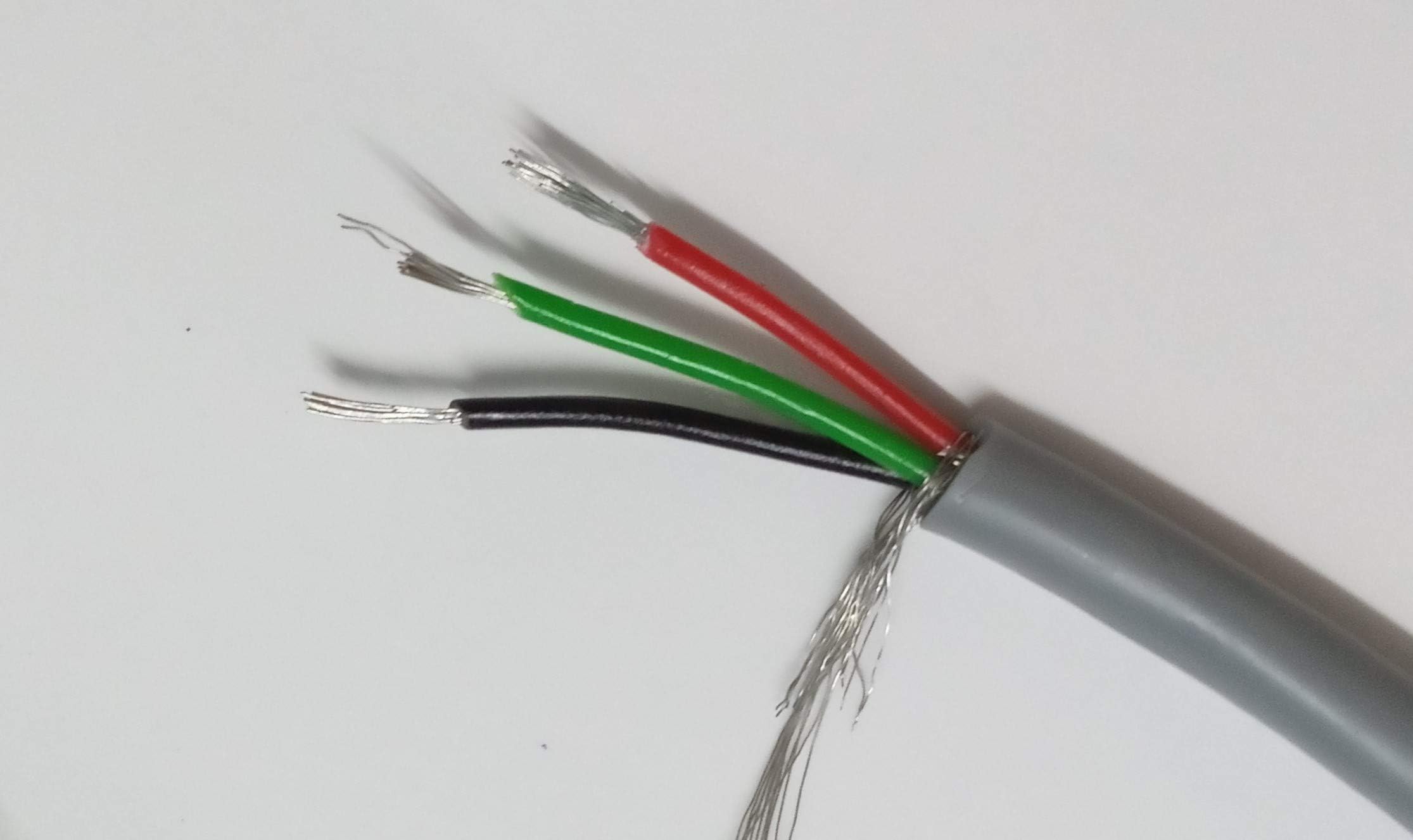 3 Core Shielded Signal Data Transmission Cable for EMI protection, 15 m Length