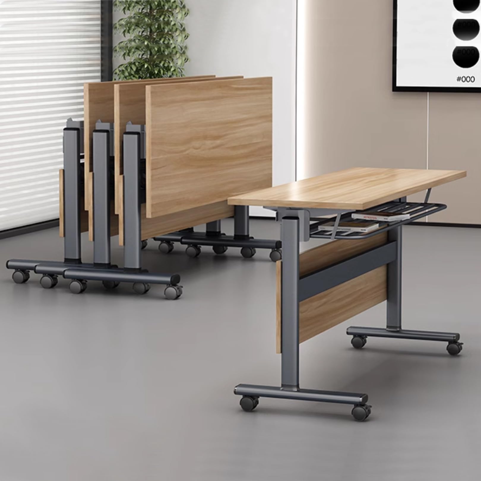 Set di 4 tavoli pieghevoli per conferenze e riunioni, di formazioni, con ruote silenziose, ideali per ufficio, aula e seminari. Arredamento moderno e portatile per sale riunioni ed eventi.