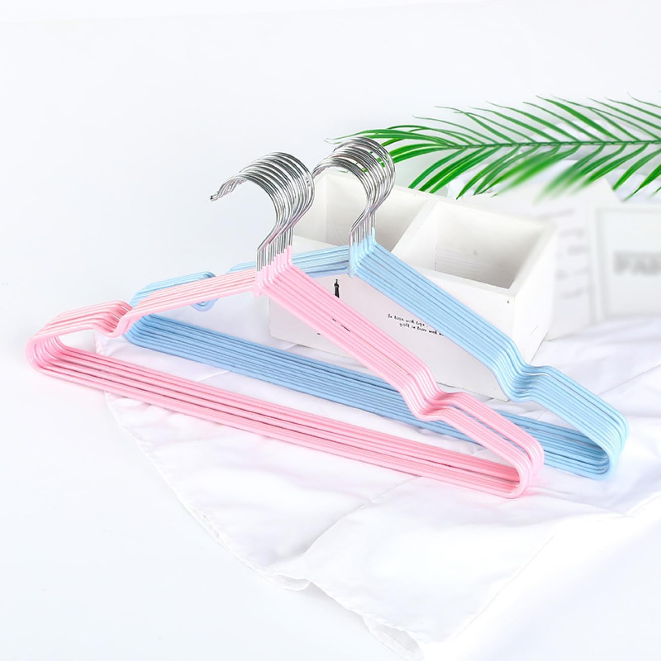 ズボンハンガー 多機能スカートハンガー 連結 10 スチール収納ハンガー ステンレス鋼 省スペースハンガー すべり落ちない クリップ