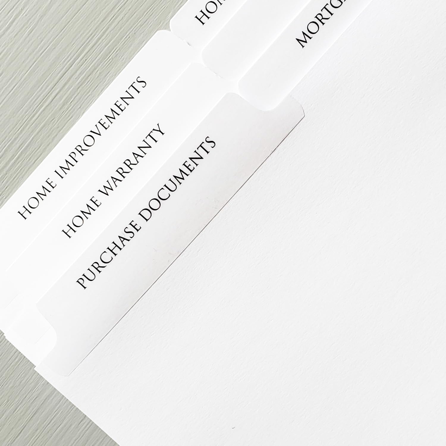 Raccoglitore a 3 anelli per documenti casalinghi, effetto pelle, con titolo inciso in oro. Divisori prestampati con protezioni per fogli incluse. (Capacità 1 1/2", documenti del proprietario di casa,