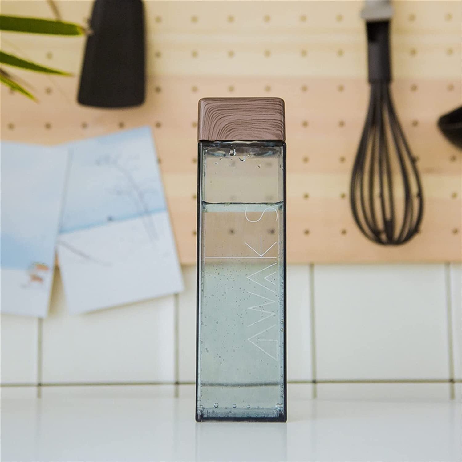 Bouteille d'eau Bouteille D'eau Infuseur De Fruits De 450 Ml Sans BPA En Plastique Carré Transparent Bouteille De Boisson De Sport De Style Résistant À La Chaleur Bouteille Isotherme Gourde Sport ( Bl