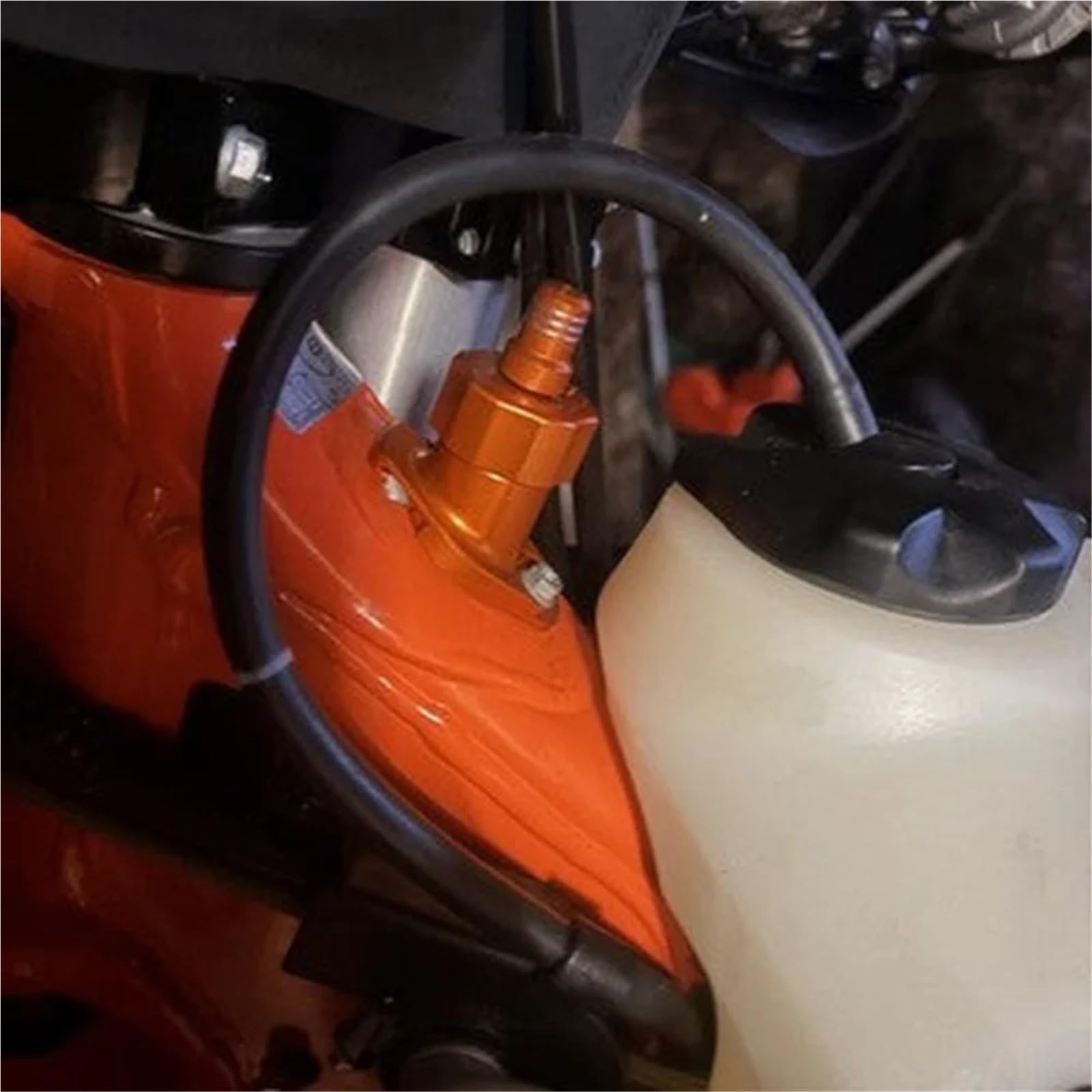 Combustible Bloqueable Ajuste para EXC XC-W 300 250 150 XCW EXC300 EXC250 2024 2025 2026 Protector de cubierta tapa llenado aceite Tapa Combustible para Motocicleta