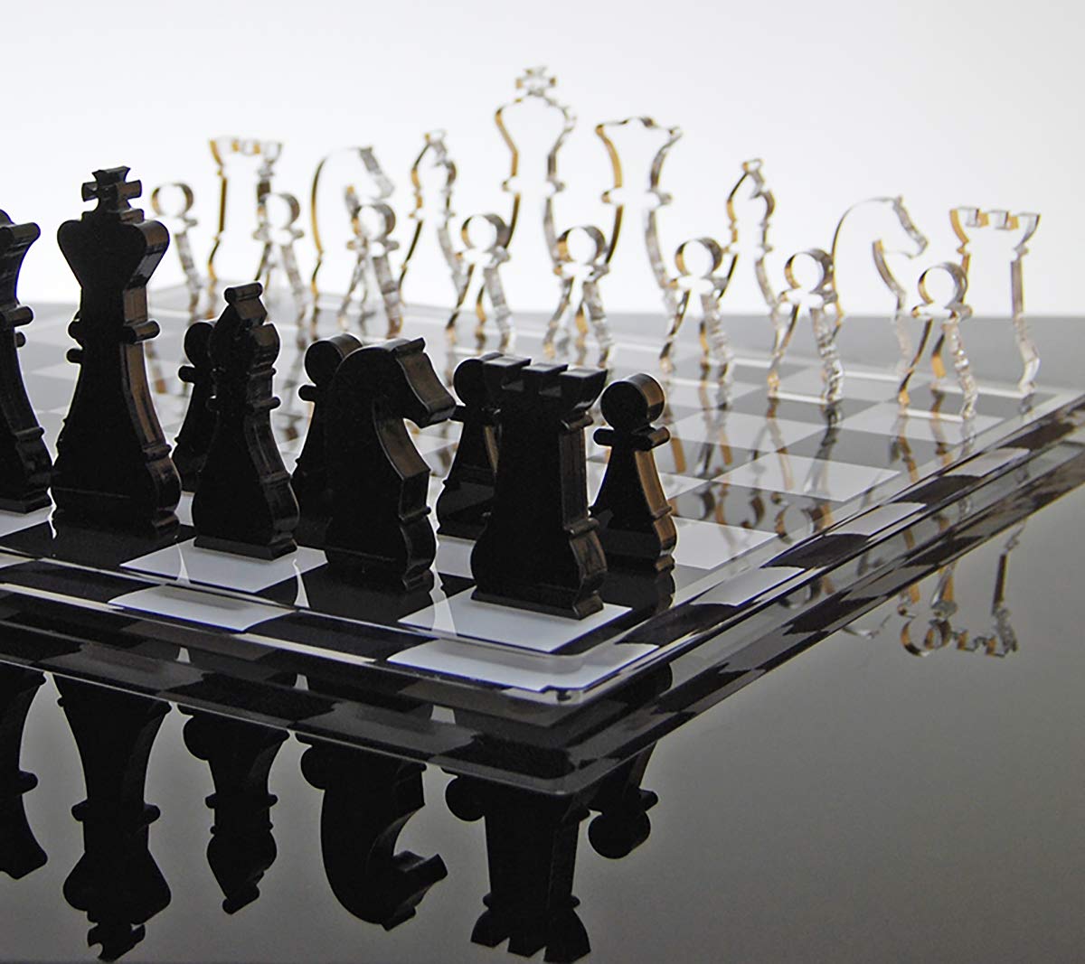 Scacchiera decorativa set scacchi design moderno in cristallo acrilico trasparente e nero Queen