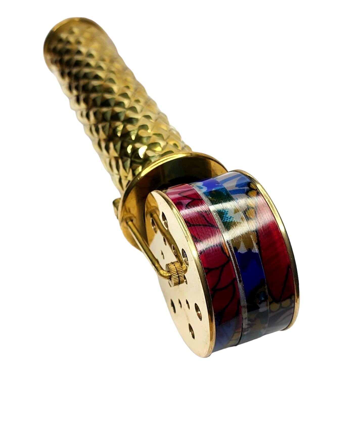 Das Kaleidoskop mit drei Rädern aus Messing ist eine Verschmelzung von Eleganz und Kunst und macht unzählige Designs durch Drehen der Räder, ideal für Erwachsene