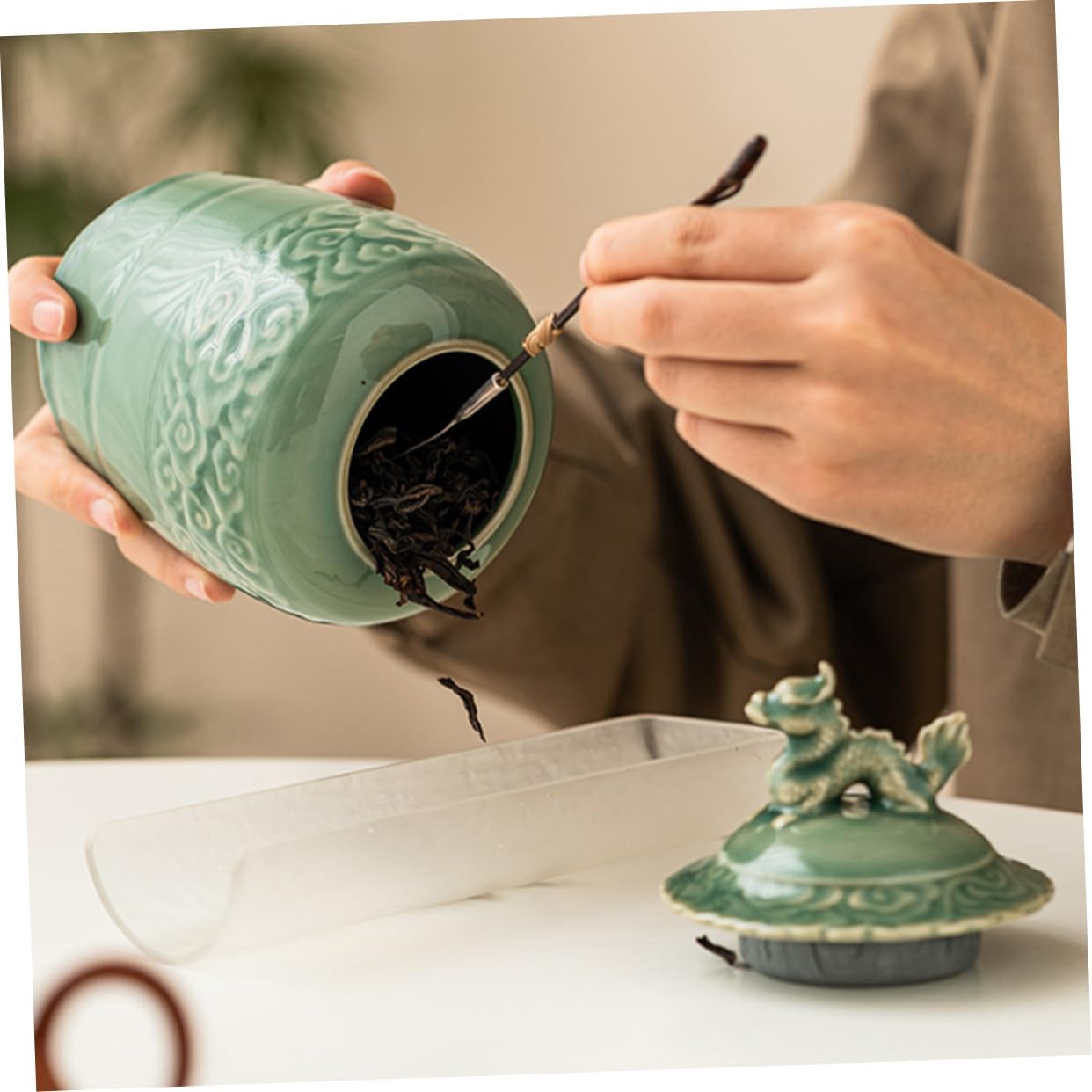 GLEAVI Chinese Dragon Ceramic Tea Jar Vintage Style Storage Canister with Lid for Tea Leaves and Candies Decor Housewarming
