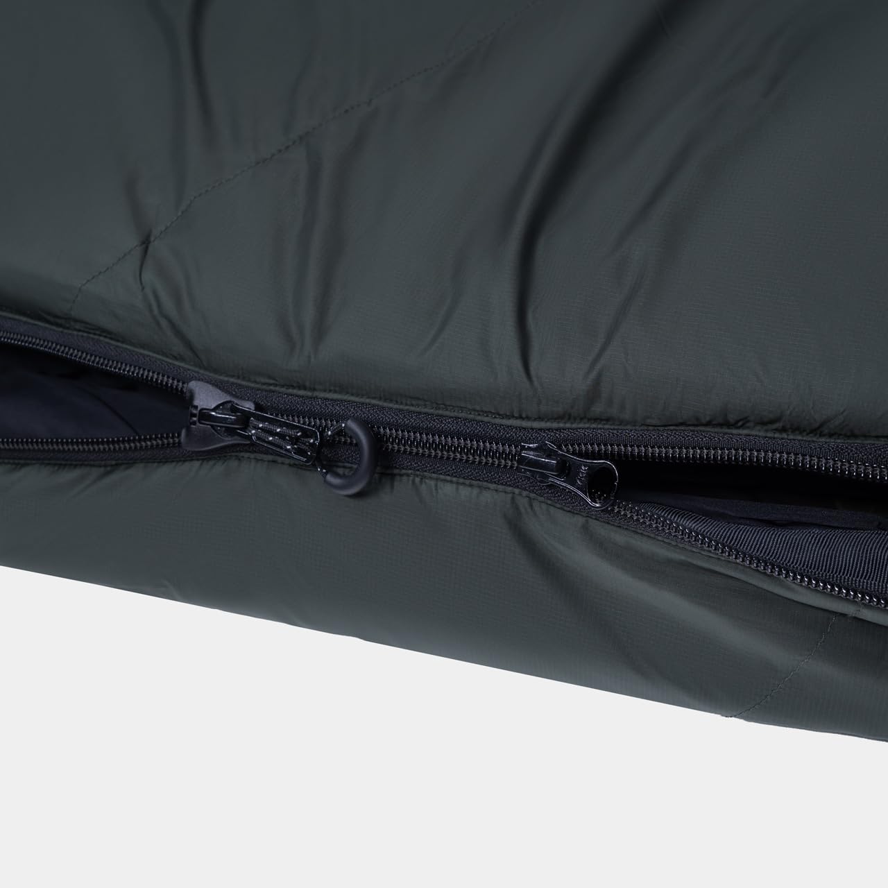 Alpinus - Śpiwór Turystyczny Bushcraft 1400, Lekki Śpiwór Typu Mumia | 215 x 80 cm, Trekkingowy, Kempingowy, Pokrowiec z Możliwością Kompresji - Zielony