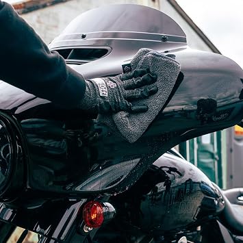 Muc-Off Motorcycle Waterless Wash & Protectant Kit - Motorcycle Cleaning Kit, Motorcycle Detailing Kit - Includes Waterless Wash and Protection Spray