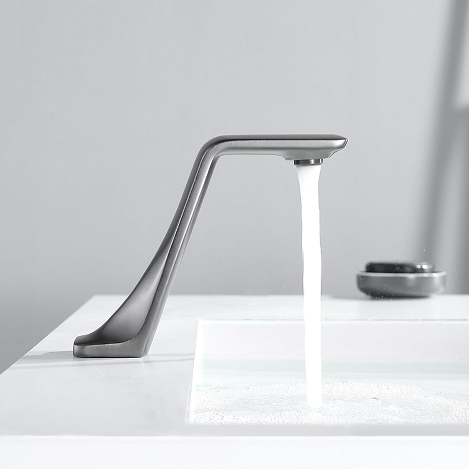 Touchless Bathroom Faucet Sensor Faucet Basin Taps Brass Bathroom Sink Taps Battery Powered,Brushed Gold