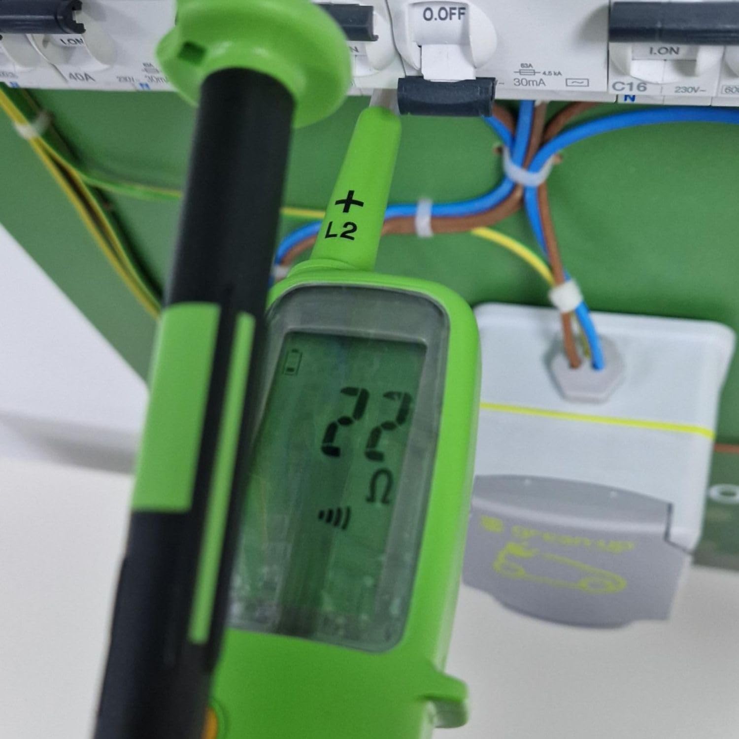 KPS-TP3500LCD Comprobador de Tensión de 2 Polos TRMS Reconocimiento Auto AC/DC 750V con Pantalla LCD Frecuencia Resistencia Continuidad Diodos Comprobación y Secuencia de Fase Activa IP65 CAT.IV